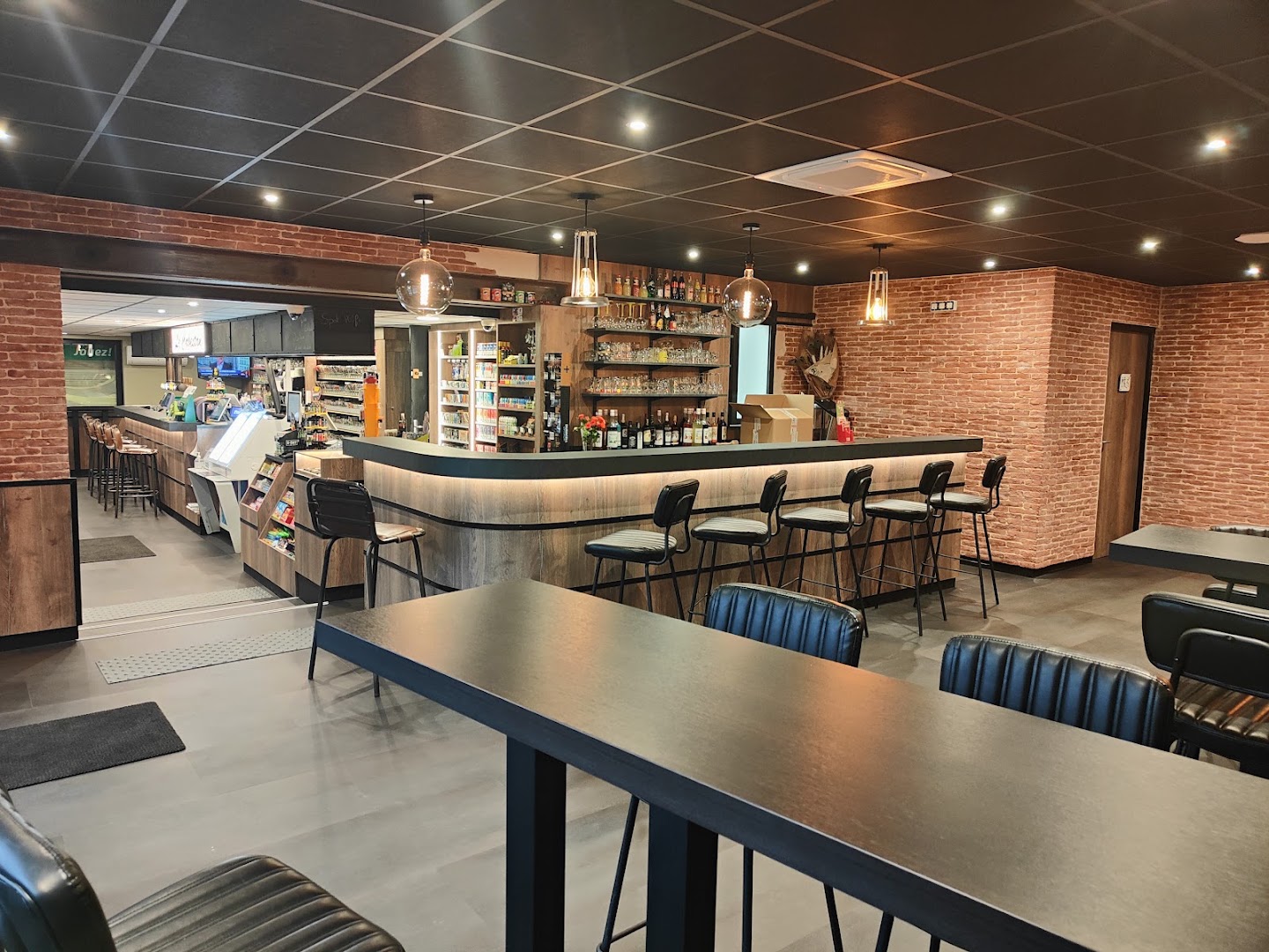 Le Cabestan Café Bar Tabac FDJ PMU Mondial Relay Sandwich Pizza · Photos 3